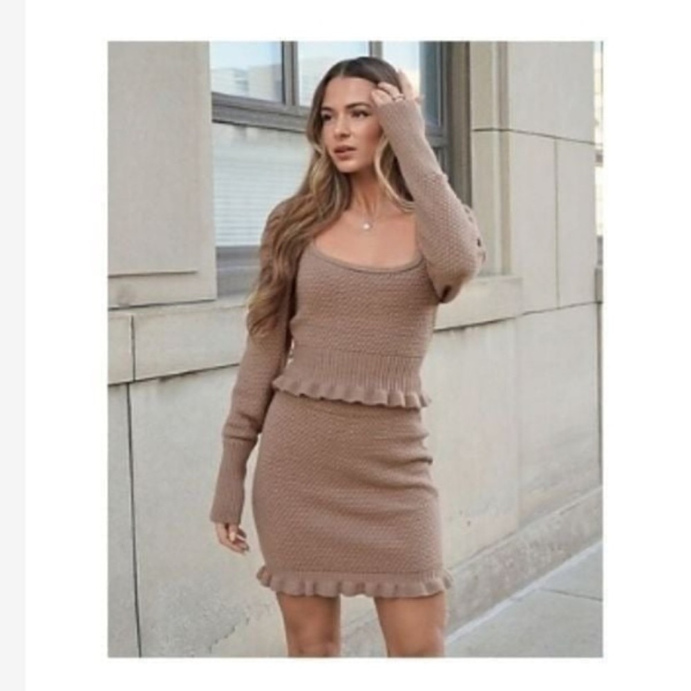 NWOT Express Taupe Scoop Neck Puff Sleeve Sweater & Mini Skirt set
